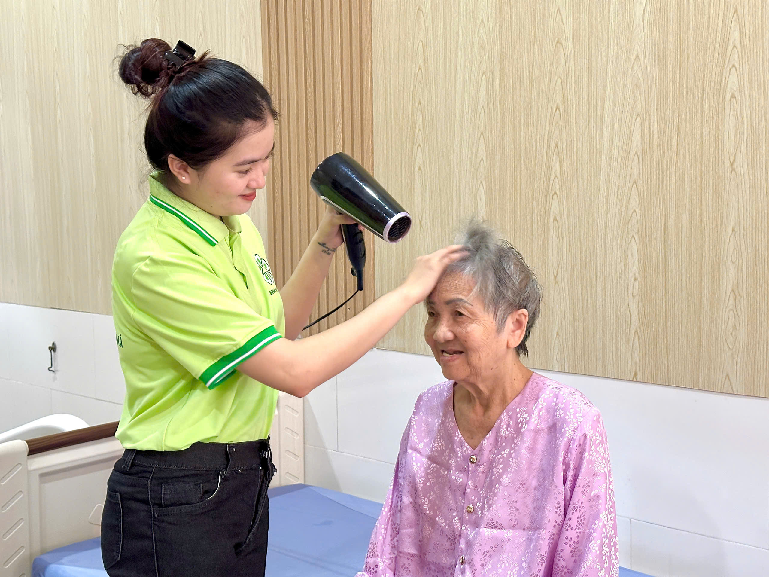 z7012107234884_4d59dff59204bf68785fa866c83fd133