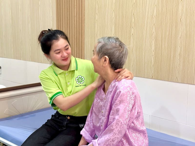 cham-soc-nguoi-cao-tuoi-dieu-tri-noi-tru-tai-benh-vien-binh-my-care-1