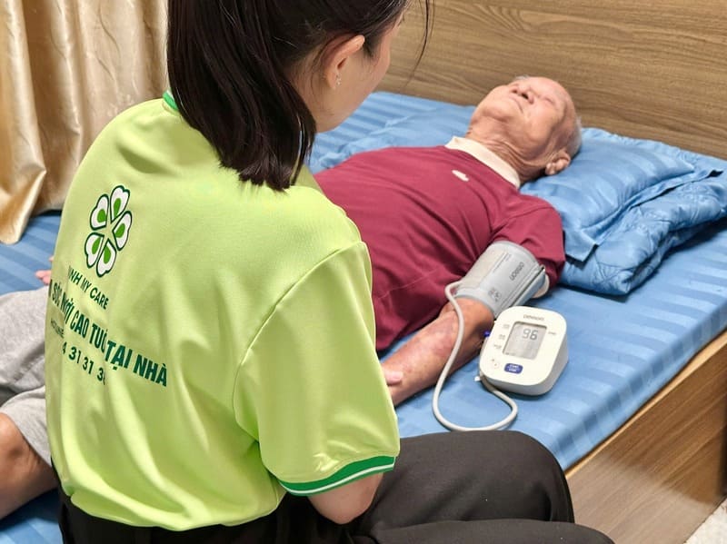 cham-soc-nguoi-cao-tuoi-phuc-hoi-chuc-nang-4 cham-soc-nguoi-cao-tuoi-phuc-hoi-chuc-nang-4