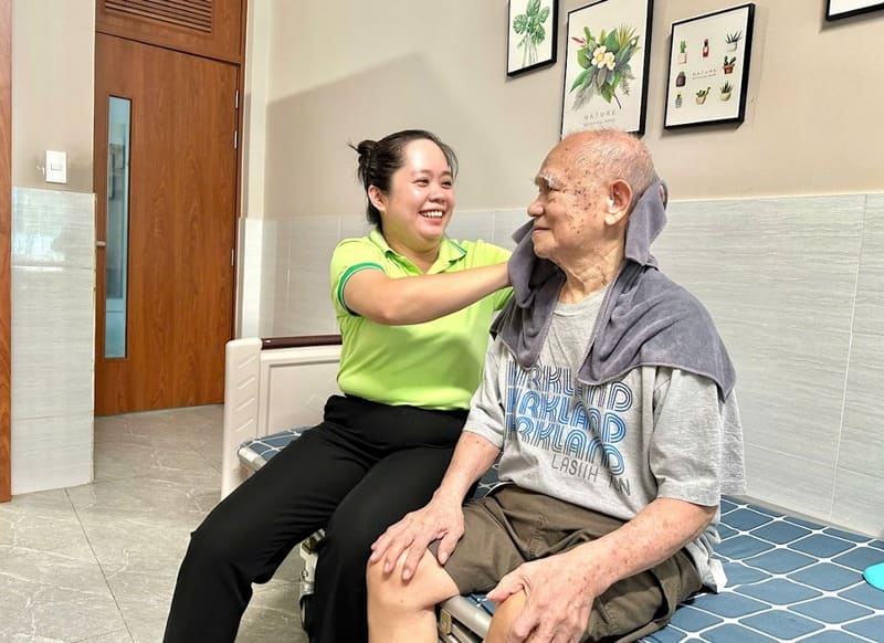 cham-soc-nguoi-cao-tuoi-sau-phau-thuat-3