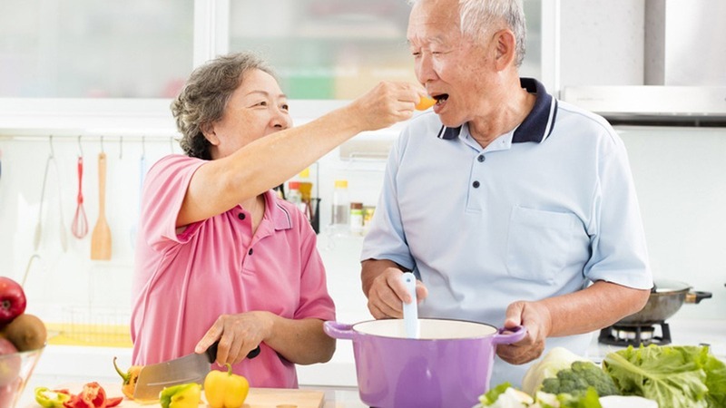 che-do-an-it-muoi-cho-nguoi-cao-tuoi-4