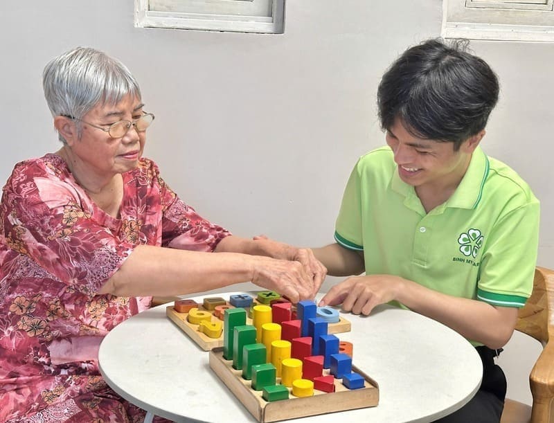 dich-vu-tri-lieu-tam-ly-cho-nguoi-cao-tuoi-binh-my-care-1