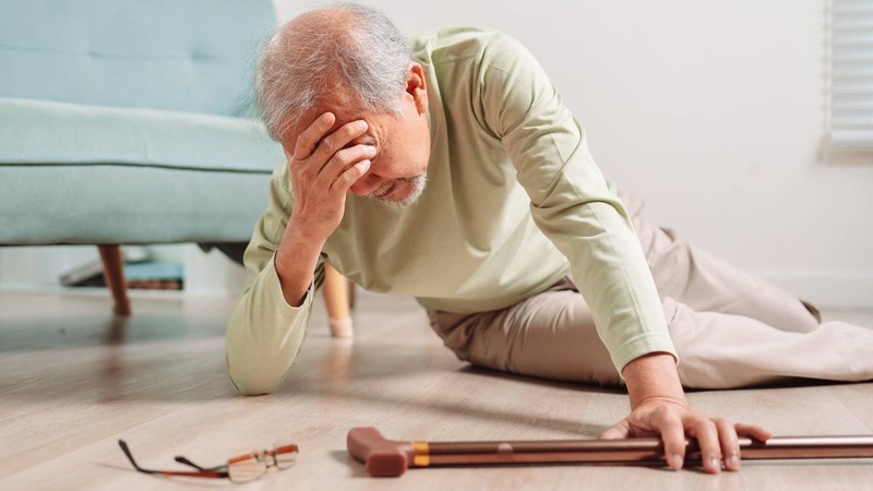 phong-ngua-te-nga-cho-nguoi-cao-tuoi-1