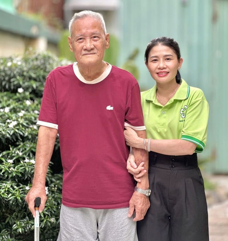 dich-vu-dua-nguoi-cao-tuoi-di-xet-nghiem-binh-my-care-4 dich-vu-dua-nguoi-cao-tuoi-di-xet-nghiem-binh-my-care-4