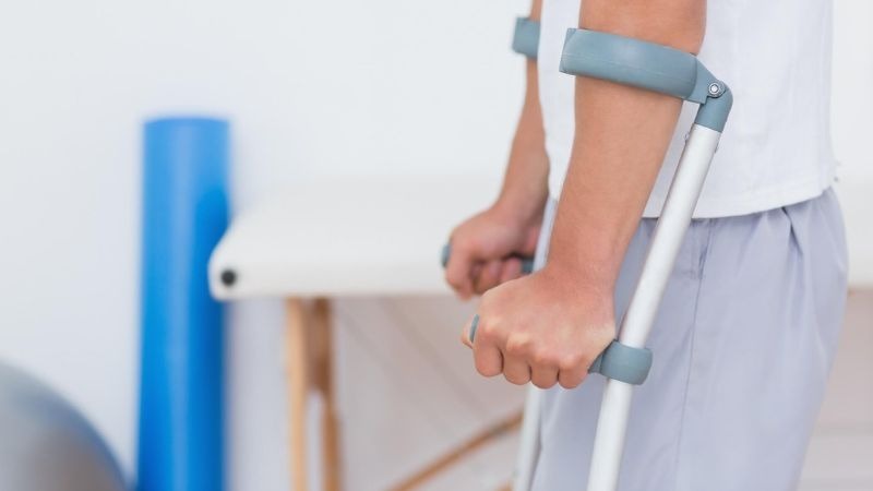 thiet-bi-nao-can-thiet-cho-nguoi-cao-tuoi-tai-nha-3