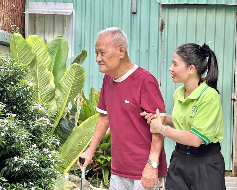 cham-soc-nguoi-gia-4