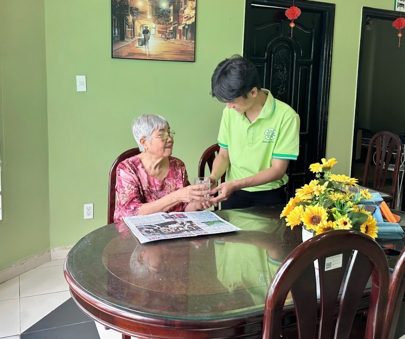 cham-soc-nguoi-gia-bi-nga-3