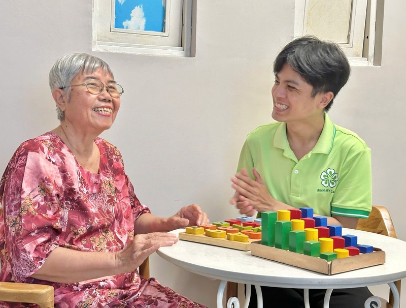 cham-soc-nguoi-gia-tai-nha-6