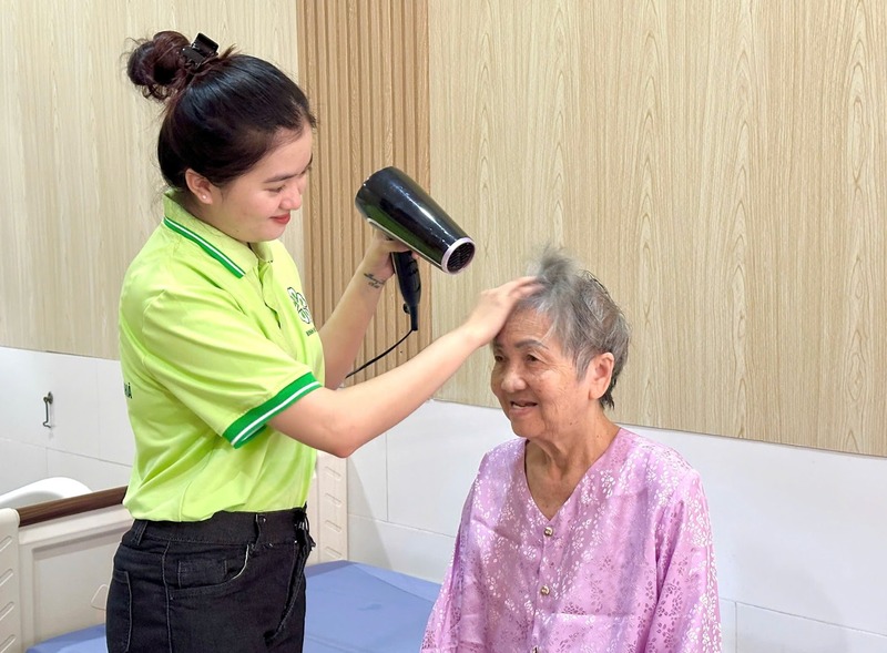 cham-soc-nguoi-gia-tai-tphcm-1