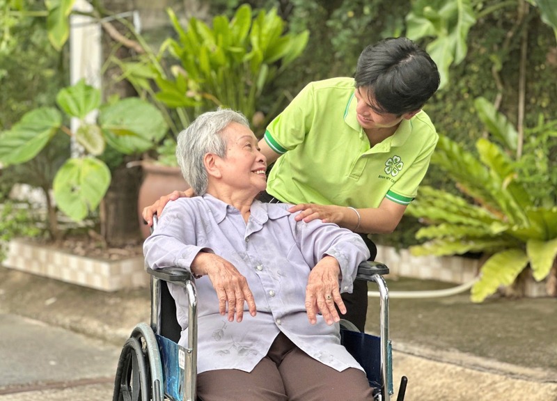 cham-soc-nguoi-gia-bi-viem-phoi-3