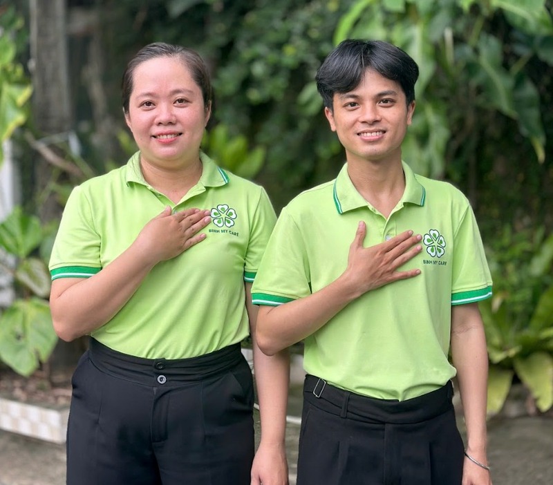 dao-tao-nhan-vien-y-te-cham-soc-nguoi-gia-1