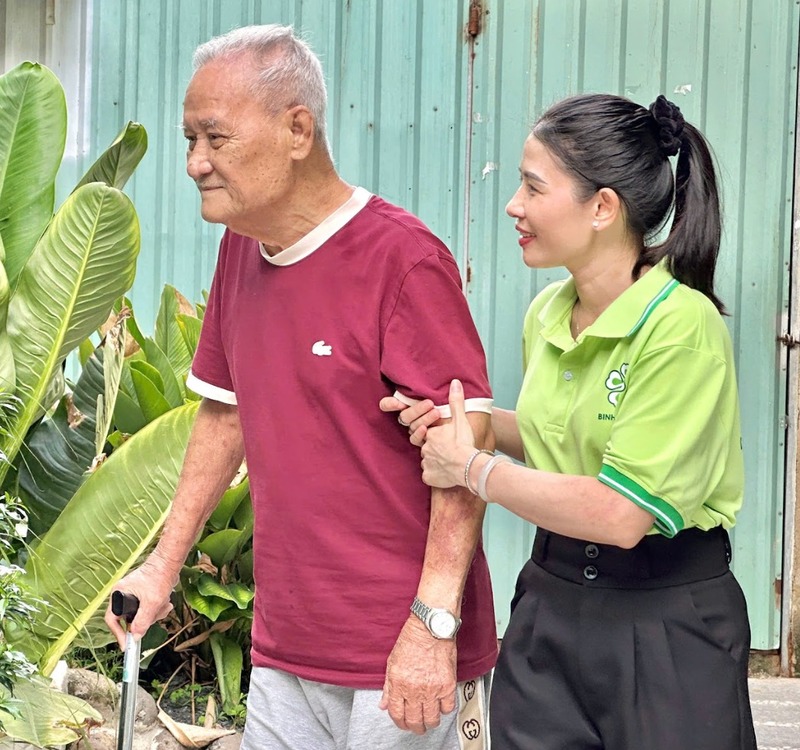 yoga-cho-nguoi-lon-tuoi-5